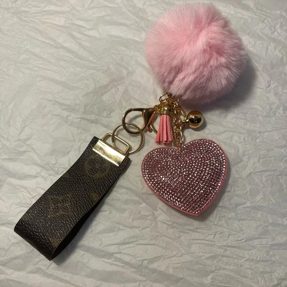 Upcycled Keychain Made from an authentic Louis Vuitton Handbag - Picture 2 of 7